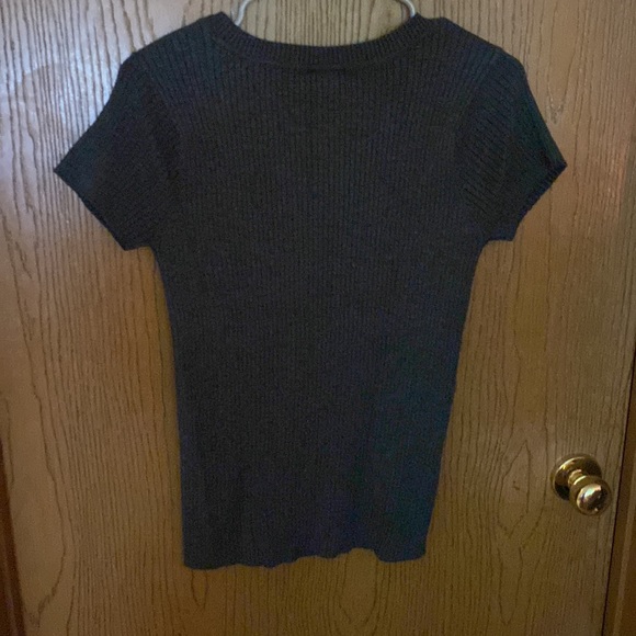 Grey top - Picture 3 of 3